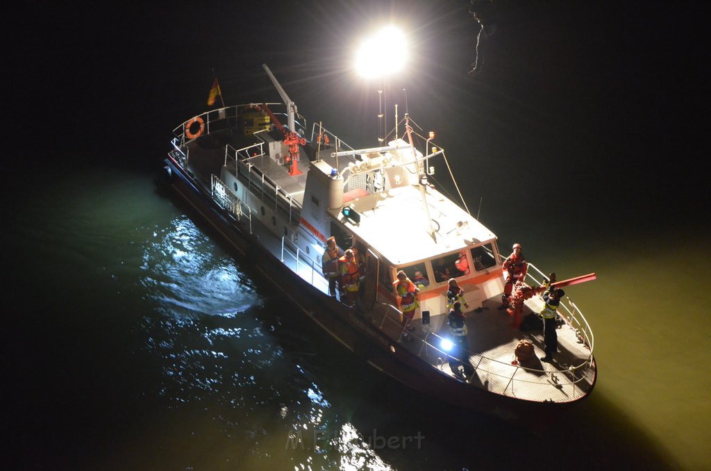 Einsatz BF Hoehenretter Koelner Seilbahn Hoehe Zoobruecke P2434.JPG